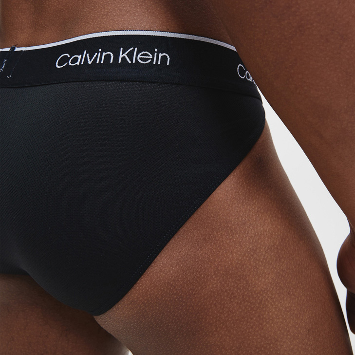 2Slipy z mikrovlákna Calvin Klein NB1705A 001 2-balení